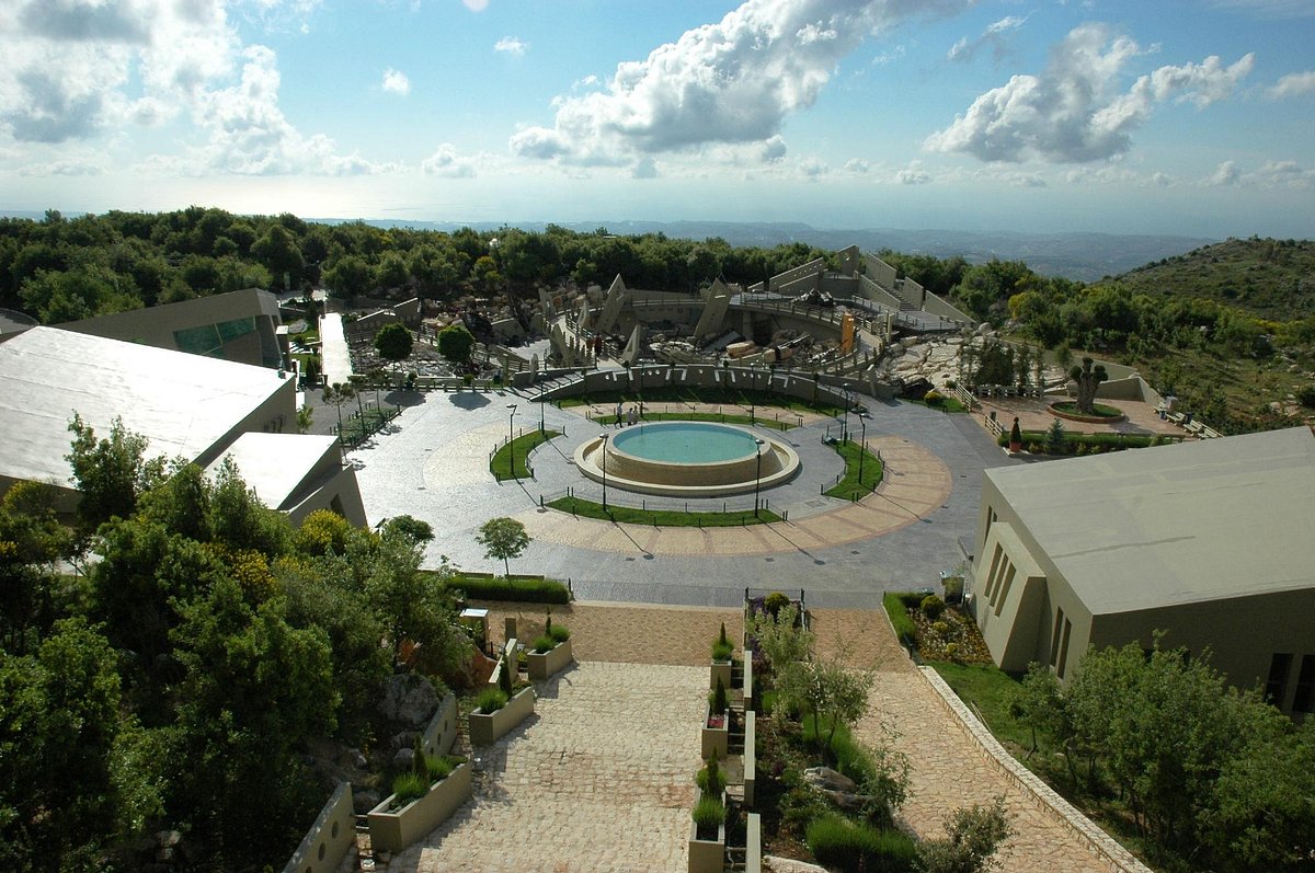 Destinations  Mleeta Martyrs’ Museum